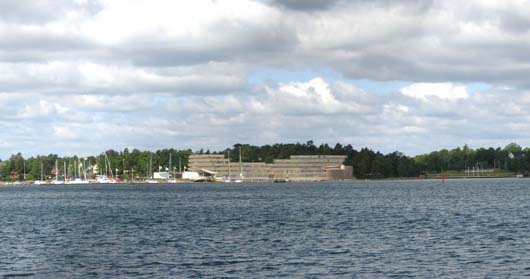 Hotell och utomhusbad vid Oxelösunds gästhamn